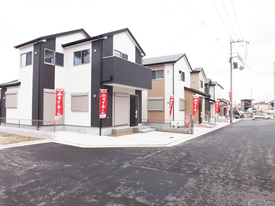 Local photos, including front road. Local photos (streets) all 8 House! The entire road 6m or more!