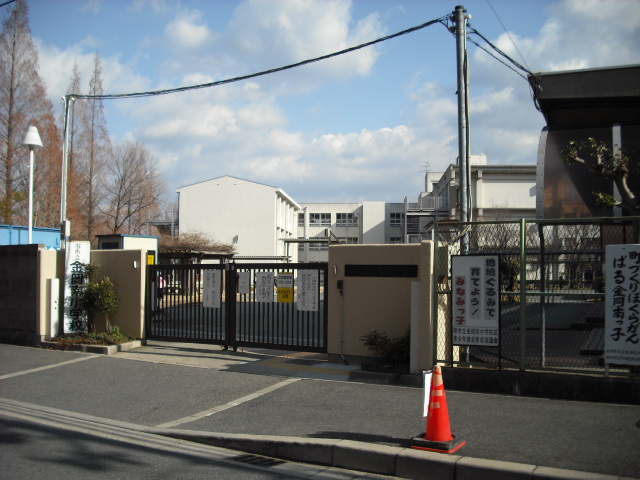Primary school. 852m to Sakai City Tatsugane Okaminami elementary school (elementary school)