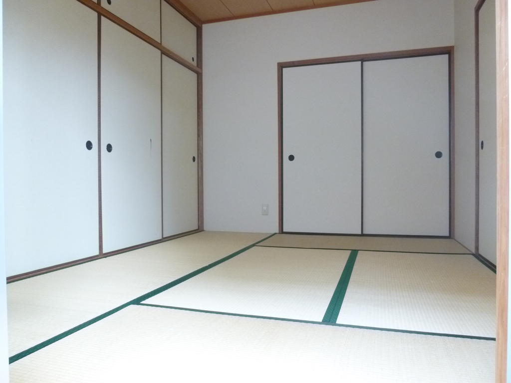 Other room space. Japanese-style room 6 quires