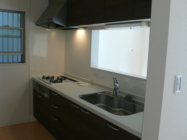 Same specifications photo (kitchen). Same specifications Simple design omits a good waste of usability.