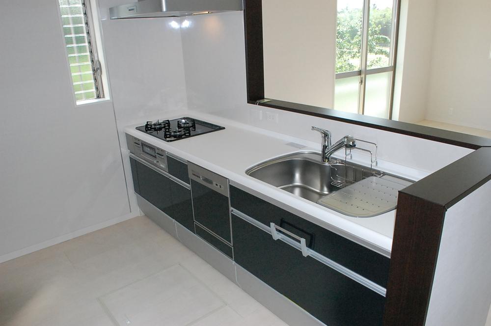 Kitchen. Cleanup made. Dishwasher