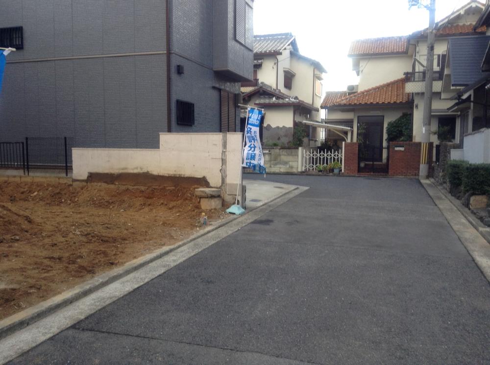 Local photos, including front road. Local Photos