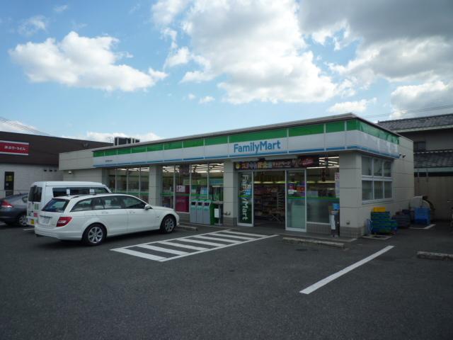 Convenience store. 684m to FamilyMart Mozunishino Machiten (convenience store)