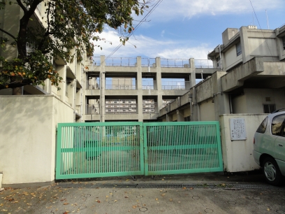 Primary school. Sakaishiritsu Nakamozu up to elementary school (elementary school) 380m