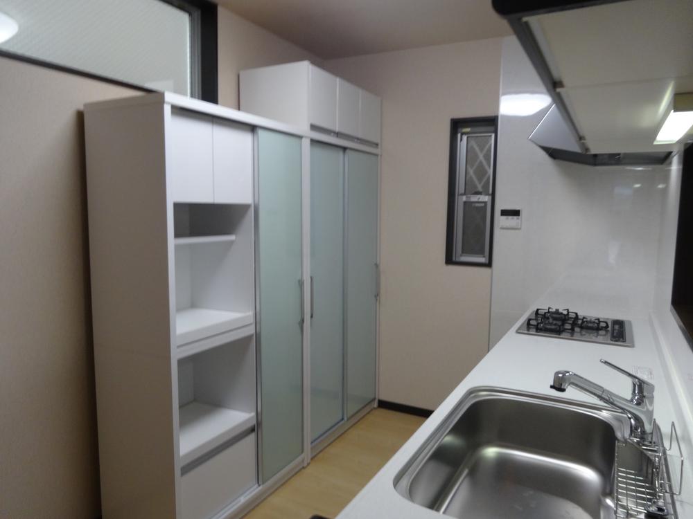 Kitchen. This luxurious cup with board