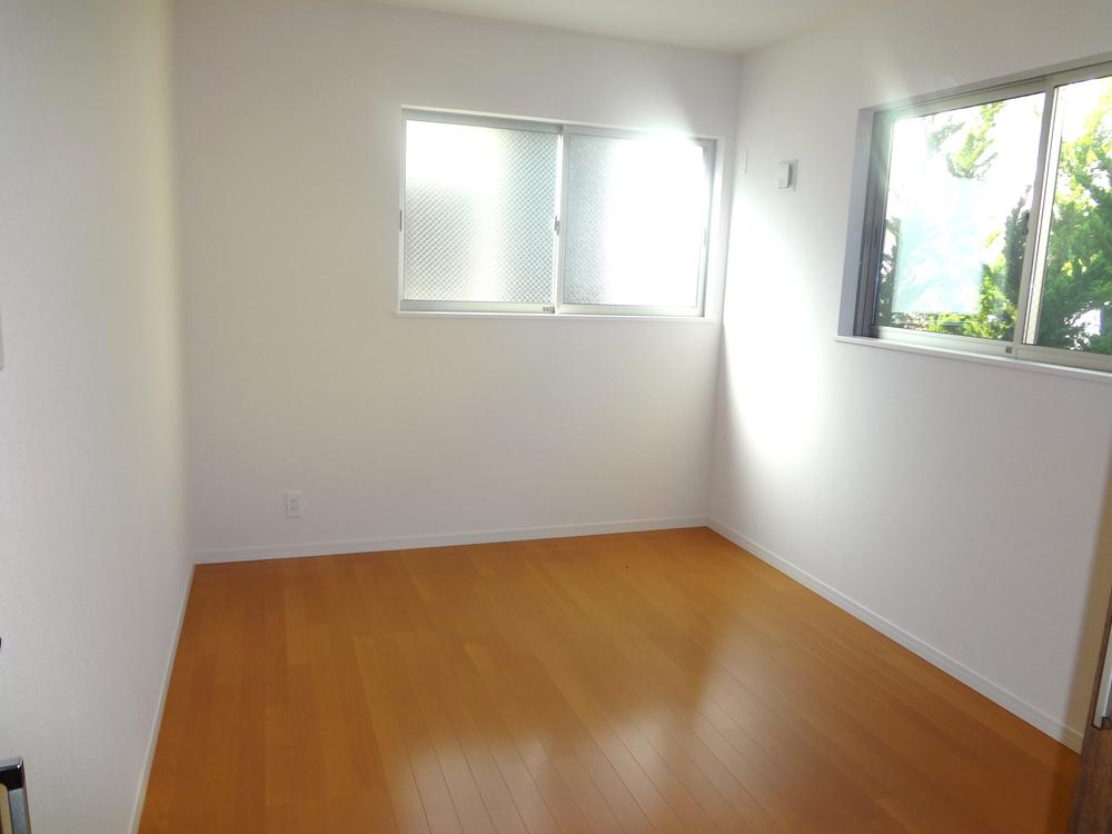 Non-living room. It is the company example of construction of the second floor Western-style.