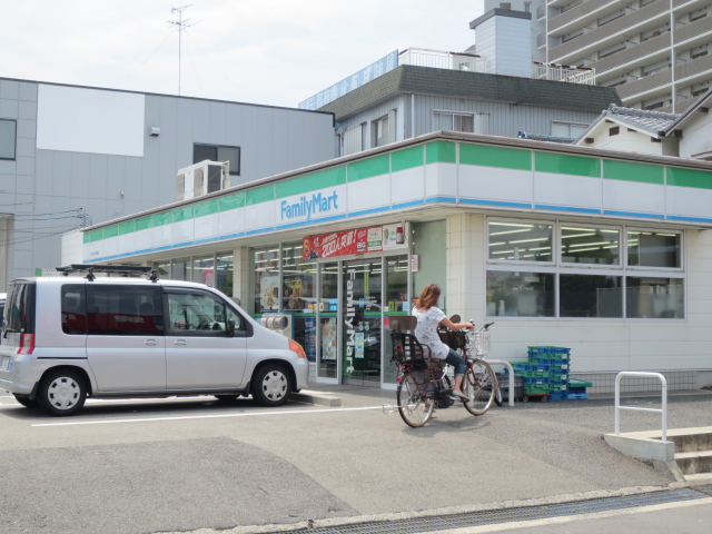 Convenience store. FamilyMart Sakai Kitahanada the town store (convenience store) to 421m
