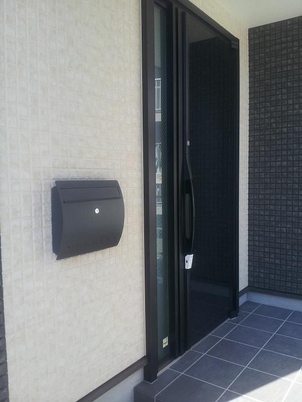 Entrance. design ・ Adopt a superlative smart door of commitment pulled in all material "Avantosu"