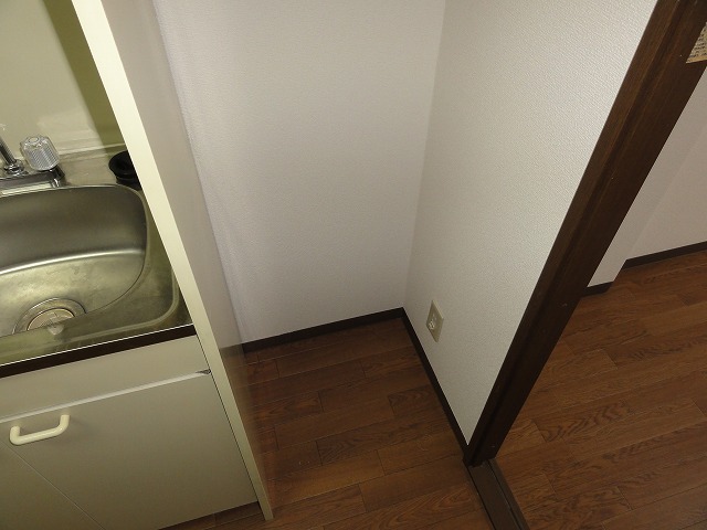 Other room space. There is also a space, such as a refrigerator. 