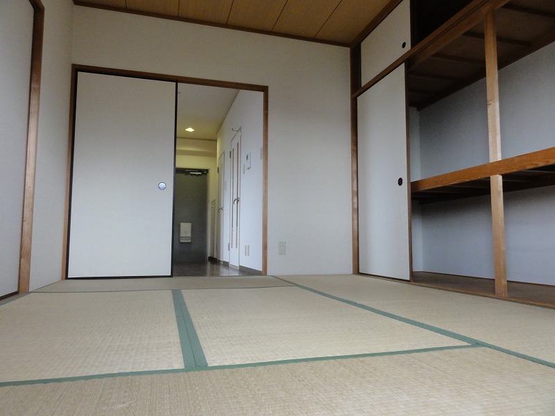 Living and room. Japanese-style room 2
