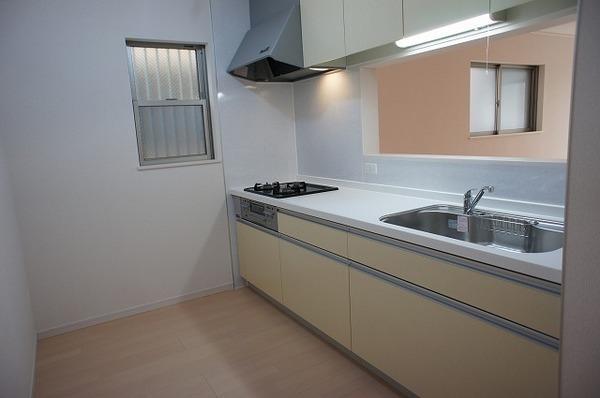 Kitchen. Protect your family reunion in the face-to-face kitchen full of sense of openness