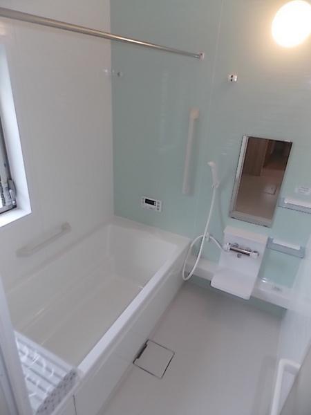 Same specifications photo (bathroom)