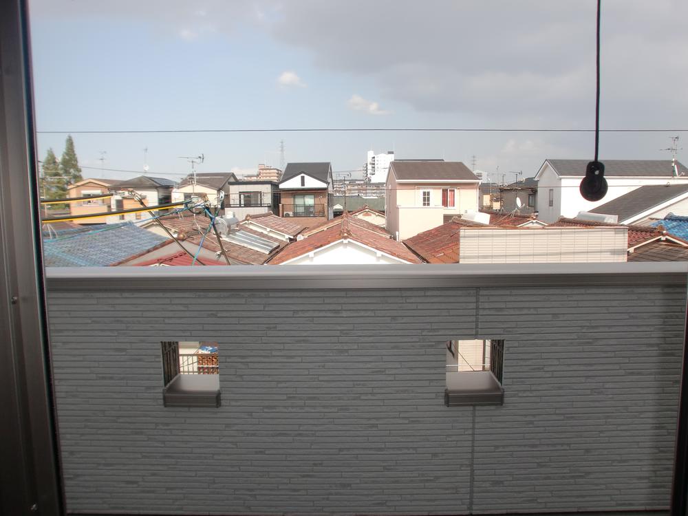 View photos from the dwelling unit. View from the site (August 2013) Shooting