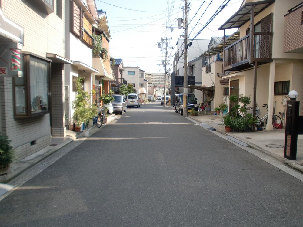 Local photos, including front road. Local (August 2013) Shooting