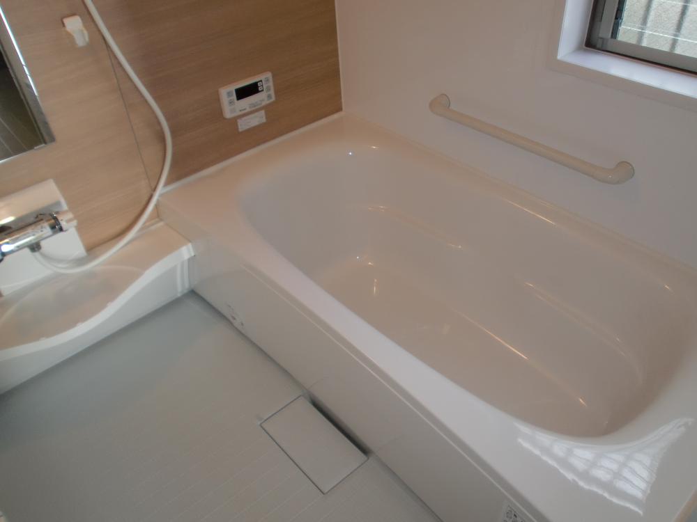 Bathroom. It is a bathroom that will heal the fatigue of the day.