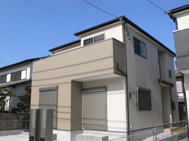 Rendering (appearance). ● lineup fire protection ● thermal insulation properties personality full of texture. You can freely express the look of the facade, It plays a major role in harmony with the heavy feeling and modern impression making landscape.