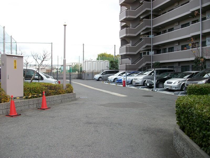 Parking lot. View from the site (December 2013) Shooting