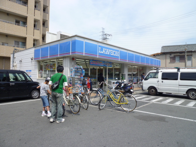 Convenience store. 88m until Lawson Sakai Mozuakahata the town store (convenience store)