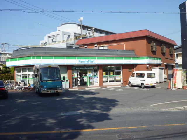 Convenience store. 358m to FamilyMart Higashiuenoshiba shop