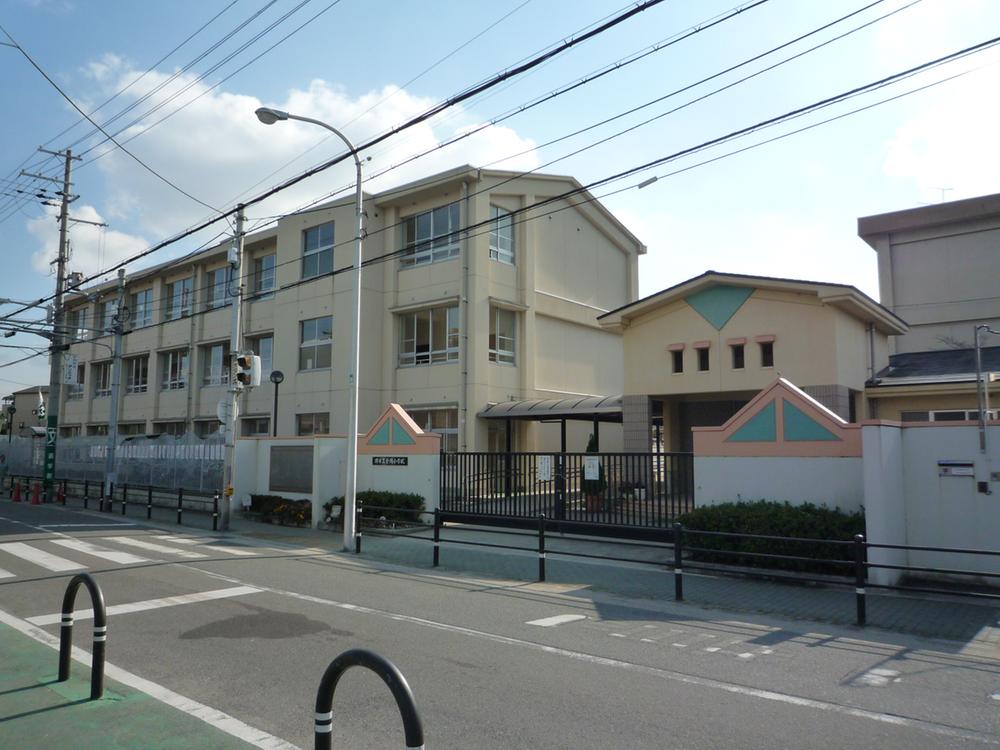 Primary school. KANAOKA until elementary school 1200m