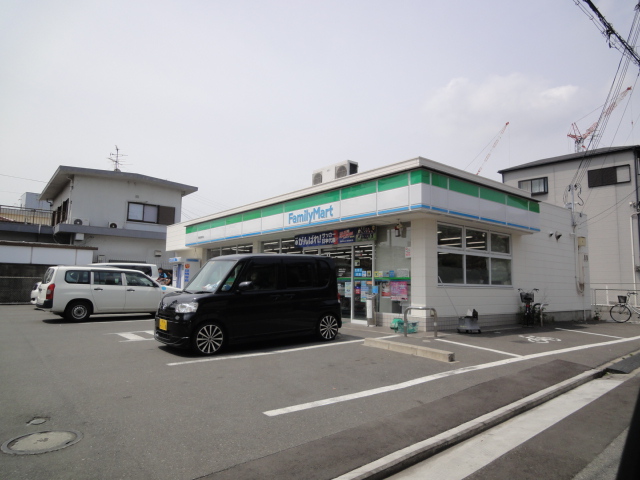 Convenience store. FamilyMart Sakai Minaminagao the town store (convenience store) to 263m