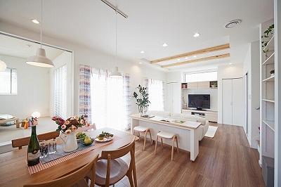 Living.  ☆ No. 5 land model house ☆ The whole family is comfortable in the spacious LDK Spend space is