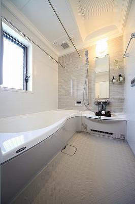 Bathroom.  ☆ No. 5 land model house ☆ Bathroom heating ・ There is a mist sauna You can bathe take the fatigue of the day