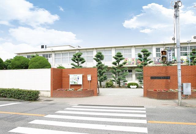 Junior high school. Mihara 362m until junior high school