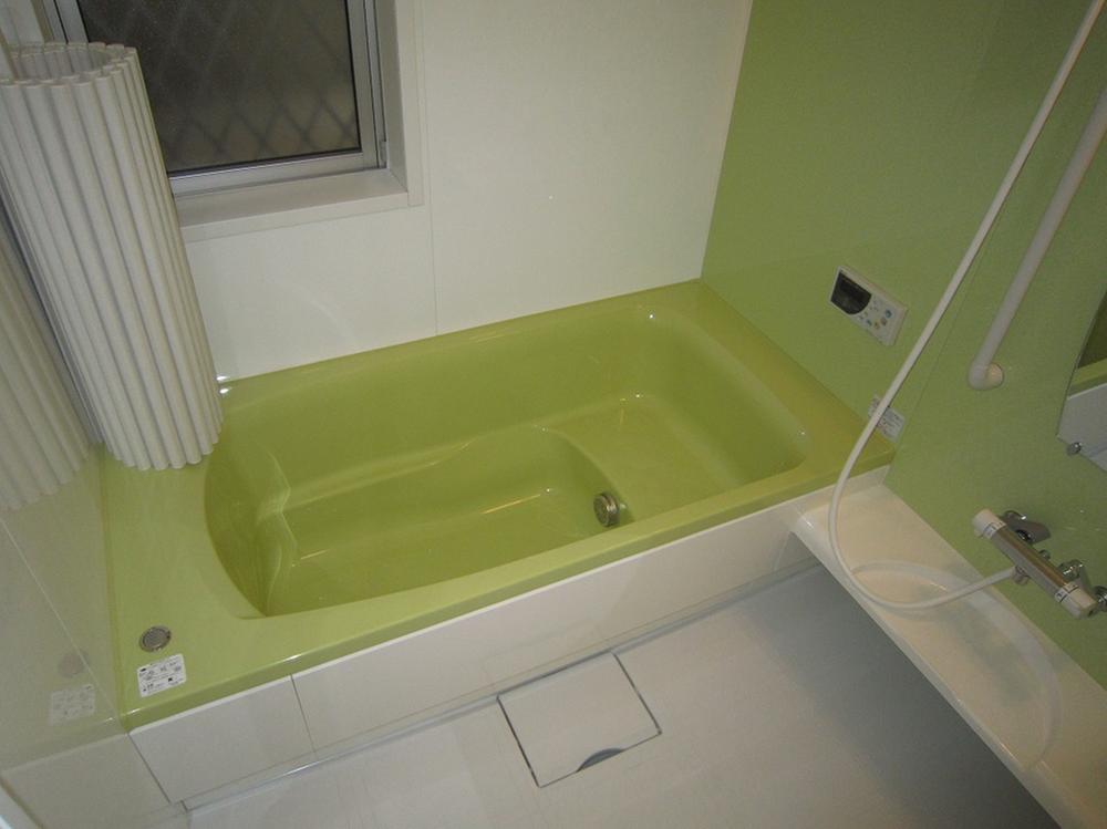 Bathroom. It feels good in lime green
