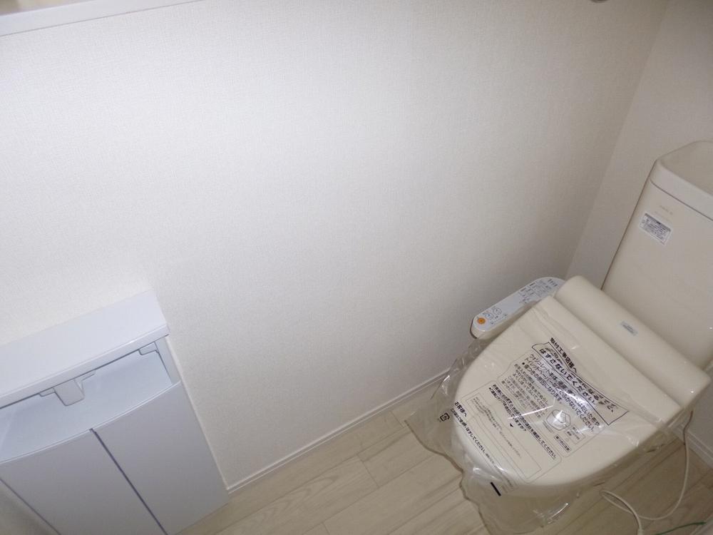 Toilet. Same specifications Photos. Cleanliness overflowing toilet. Also it has excellent functionality