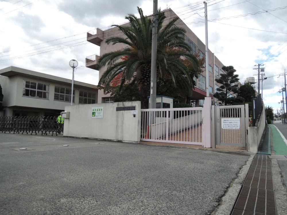 Primary school. Hirao to elementary school 2500m