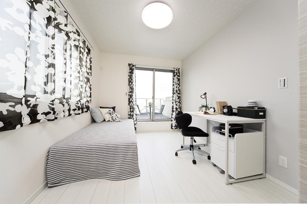 Non-living room. Produce a sophisticated space that white was the keynote. This space their children will wear the colors. I will thrilled!