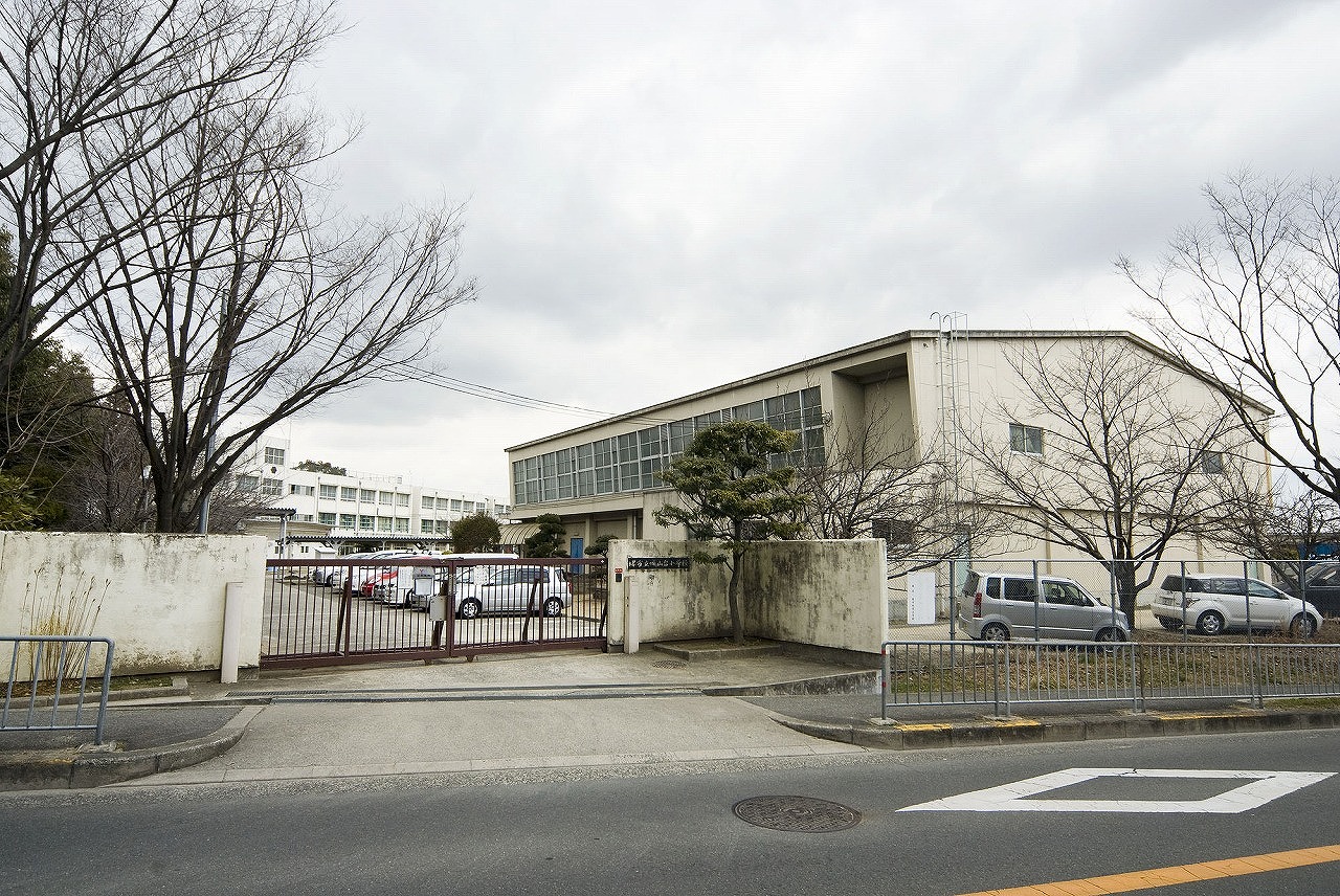 Primary school. Sakaishiritsu Shiroyamadai up to elementary school (elementary school) 779m