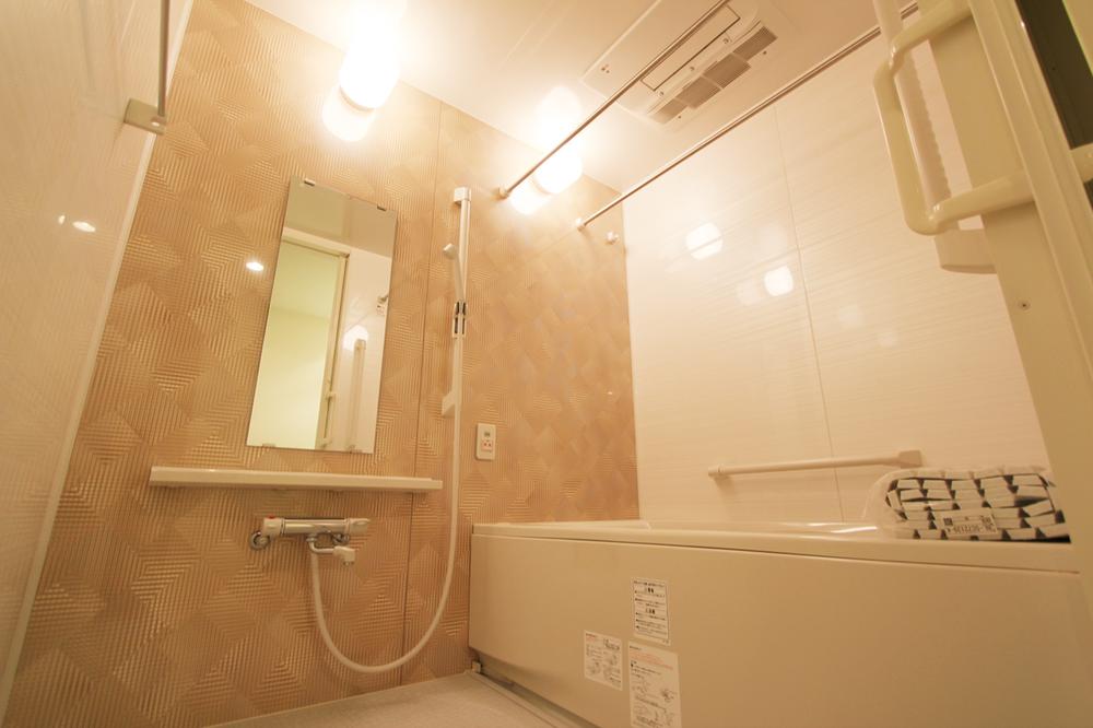 Bathroom. Also equipped with a bathroom ventilation heating the dryer to the system bus, It will also be in the heat shock measures.