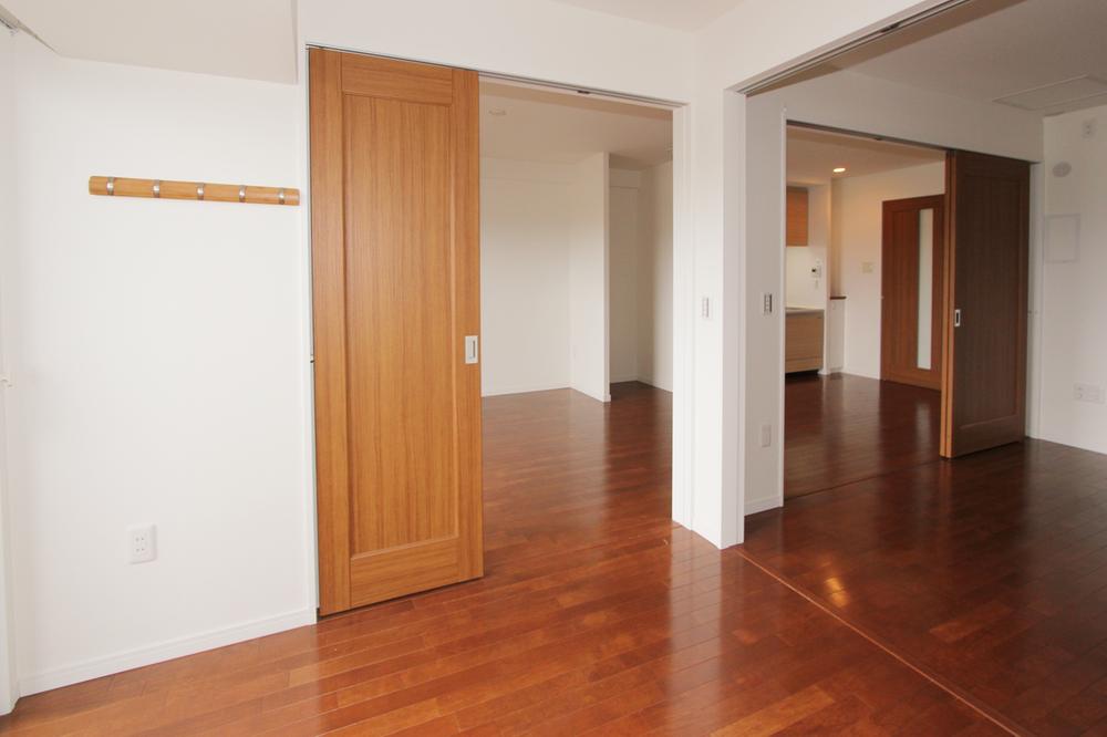 Non-living room. You can also move with no difference in level from 4.5 tatami of Western-style.