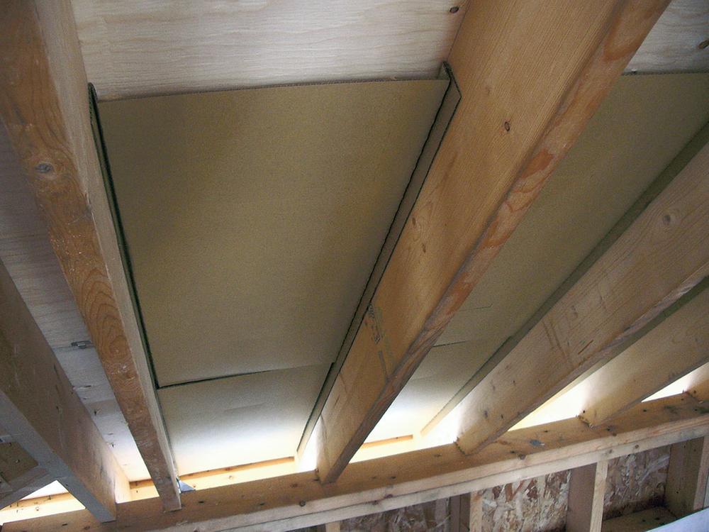 Other Equipment. The ceiling, Original heat shield Serukohomu's proprietary ・ Installing a cool board. In this one, Provide a comfortable indoor space even in the summer. Higher thermal barrier in synergy with glass wool material filled in the ceiling ・ Thermal insulation performance is achieved.