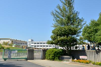 Primary school.  [Miki multi-elementary school] A 5-minute walk