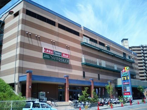 Supermarket. Sun Plaza Izumigaoka to the store 361m