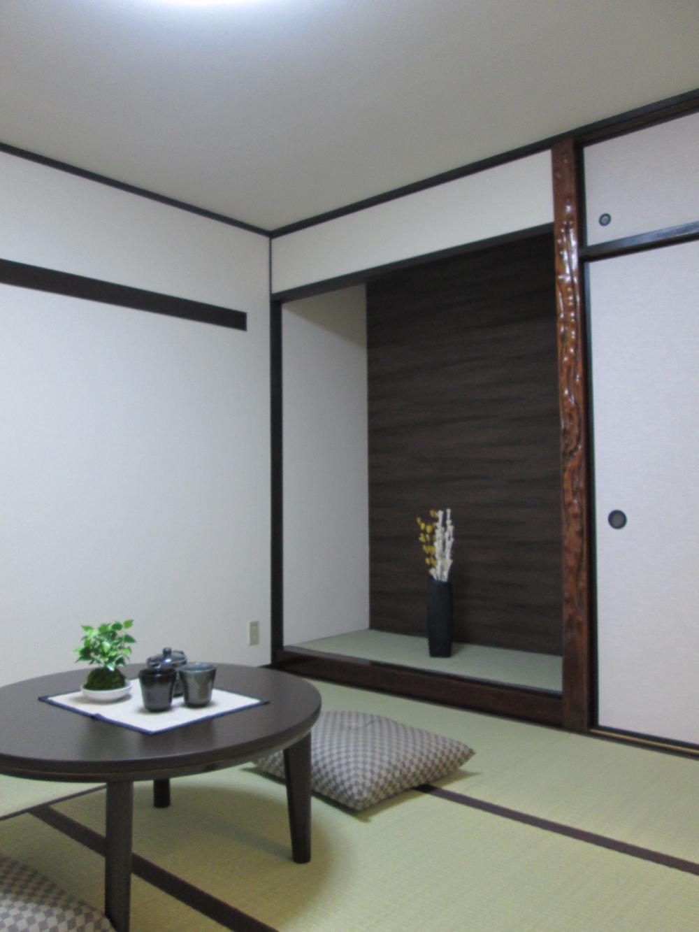 Non-living room. Alcove of a Japanese-style room.