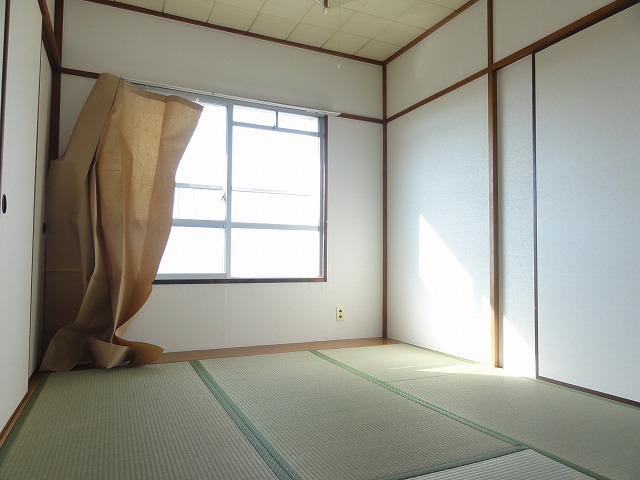Other room space. Sunny Japanese-style ^^