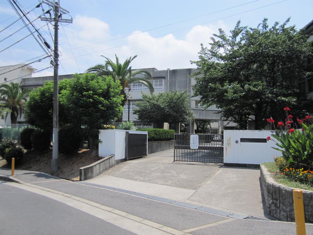 Junior high school. Sakaishiritsu Harayamadai until junior high school 670m