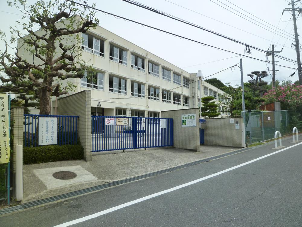 Primary school. 660m until the Sakai Municipal Miharadai Elementary School