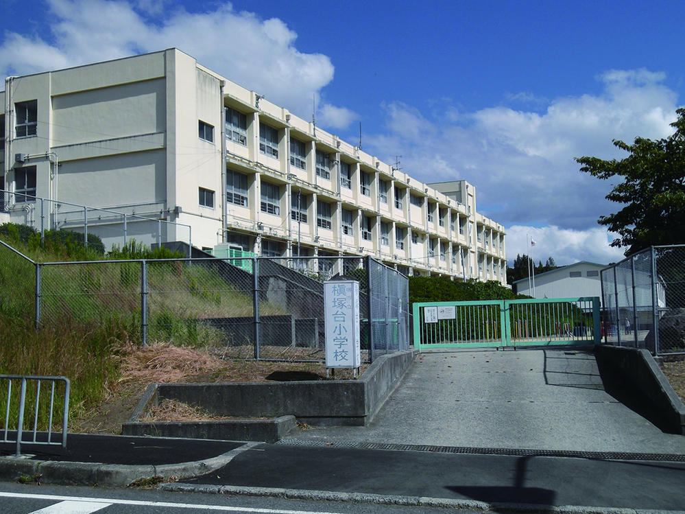 Primary school. Sakaishiritsu Makizukadai 800m up to elementary school