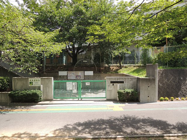 Primary school. Sakaishiritsu Senboku Takakura to elementary school (elementary school) 1114m