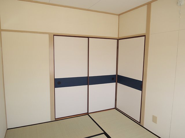 Living and room. Is the entrance back 6 Pledge Japanese-style room