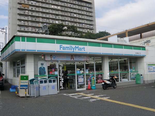 Convenience store. Family Mart Senboku Harumidai three chome store up (convenience store) 150m