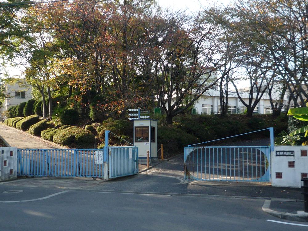 Primary school. Niwashirodai until elementary school 480m