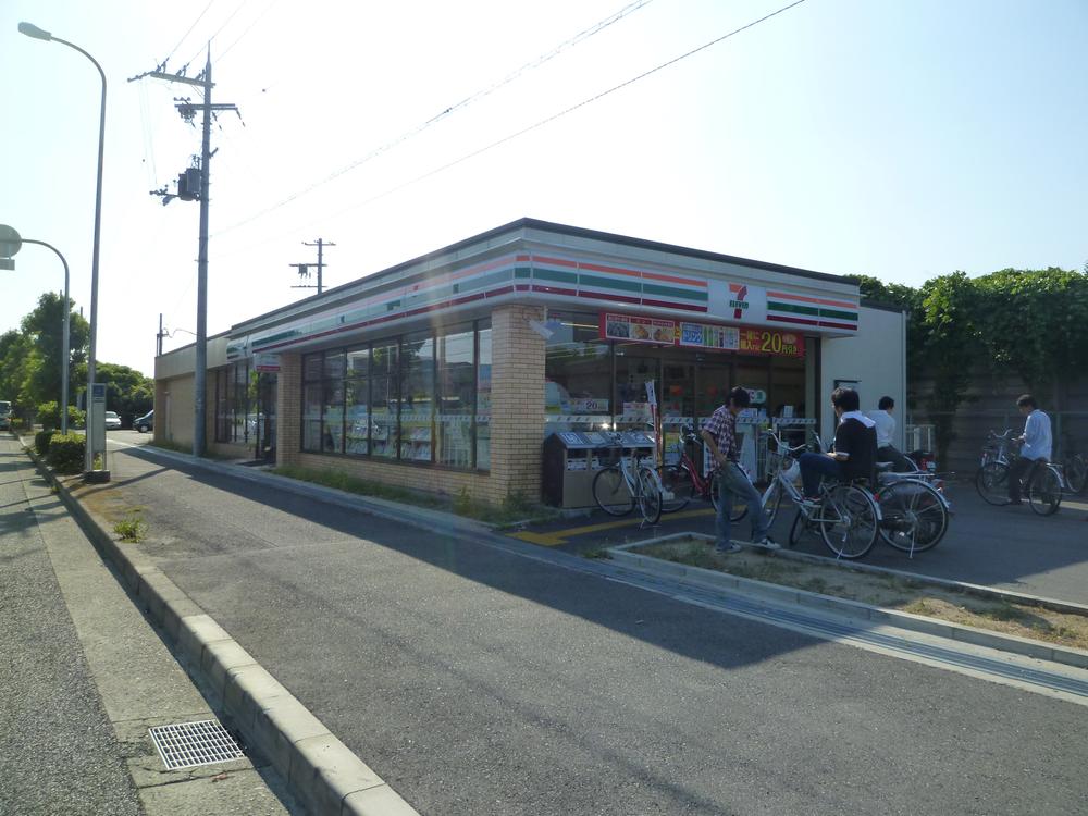 Convenience store. 1030m until the Seven-Eleven Sakai Obadera shop