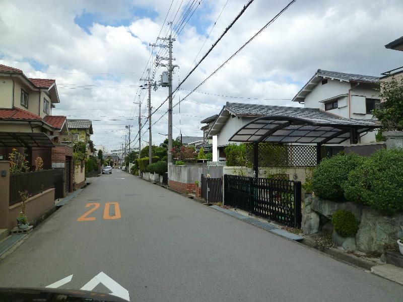 Local photos, including front road. Frontal road