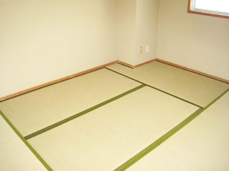 Other room space. Japanese-style room (corridor side)
